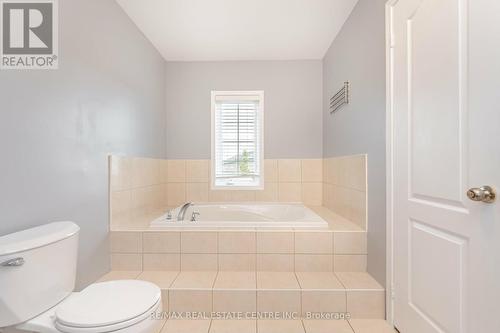 5767 Tiz Road, Mississauga, ON - Indoor Photo Showing Bathroom