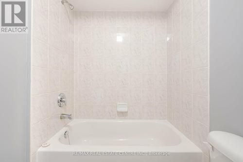 5767 Tiz Road, Mississauga, ON - Indoor Photo Showing Bathroom