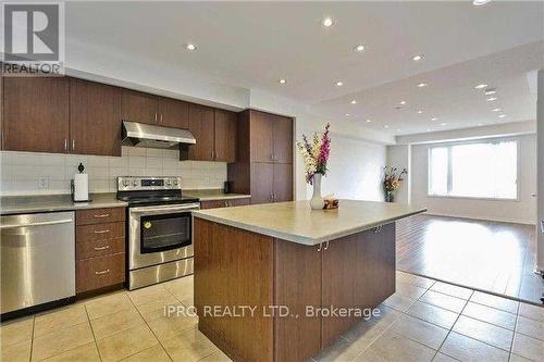 13 - 5100 Plantation Place, Mississauga, ON - Indoor Photo Showing Kitchen