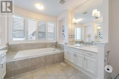 147 Mcwilliams Crescent, Oakville, ON - Indoor Photo Showing Bathroom