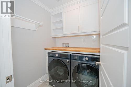 546 Lear Gate, Milton, ON - Indoor Photo Showing Laundry Room