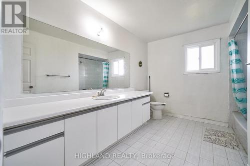 1059 Springwater Crescent, Mississauga, ON - Indoor Photo Showing Bathroom