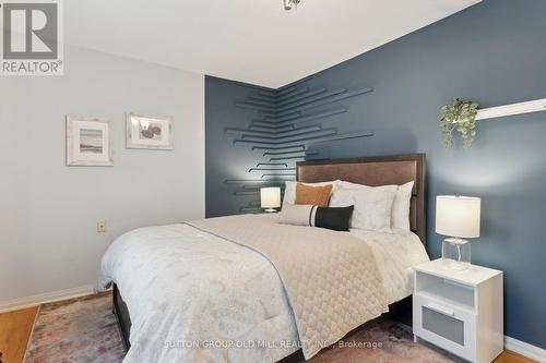 17 Strath Humber Court, Toronto, ON - Indoor Photo Showing Bedroom