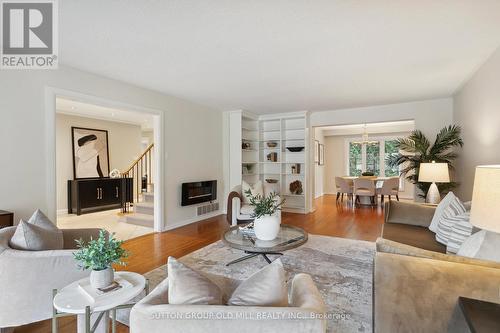 17 Strath Humber Court, Toronto, ON - Indoor Photo Showing Living Room