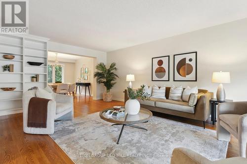 17 Strath Humber Court, Toronto, ON - Indoor Photo Showing Living Room