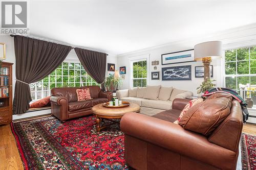 360 Hamilton Avenue, St. John'S, NL - Indoor Photo Showing Living Room