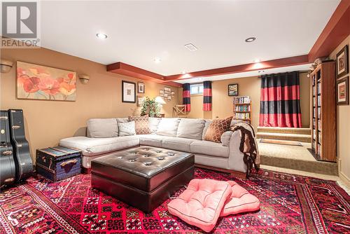 360 Hamilton Avenue, St. John'S, NL - Indoor Photo Showing Living Room