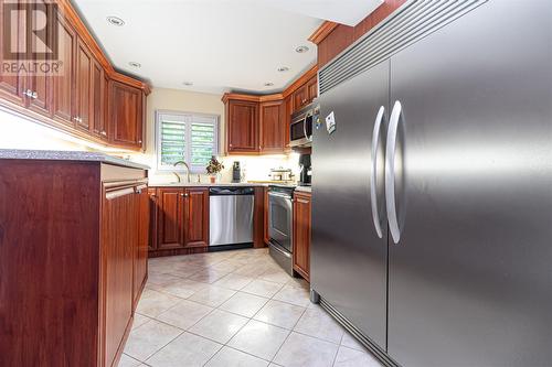 360 Hamilton Avenue, St. John'S, NL - Indoor Photo Showing Kitchen