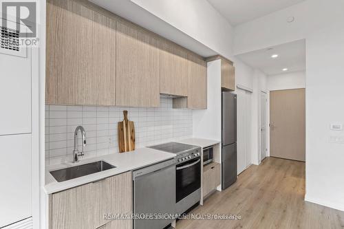 2509 - 395 Bloor Street E, Toronto, ON - Indoor Photo Showing Kitchen With Upgraded Kitchen