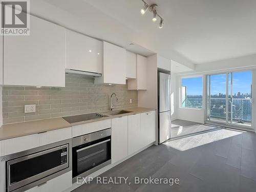 3405 - 195 Redpath Avenue, Toronto, ON - Indoor Photo Showing Kitchen With Stainless Steel Kitchen With Upgraded Kitchen