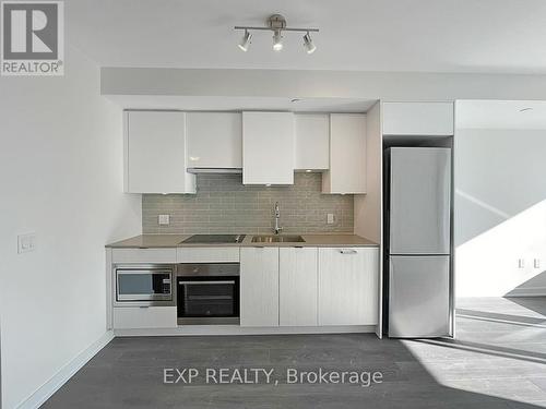 3405 - 195 Redpath Avenue, Toronto, ON - Indoor Photo Showing Kitchen