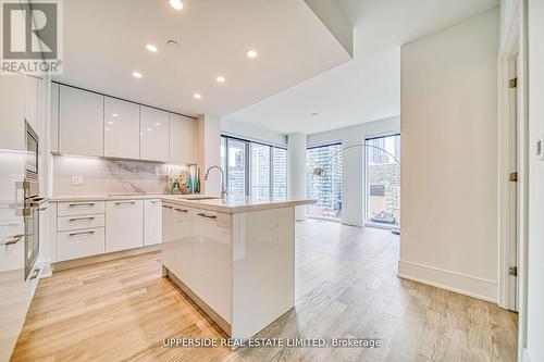 1016 - 1 Gloucester Street, Toronto, ON - Indoor Photo Showing Kitchen With Upgraded Kitchen