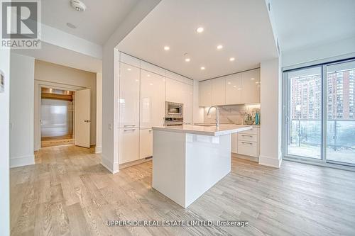 1016 - 1 Gloucester Street, Toronto, ON - Indoor Photo Showing Kitchen