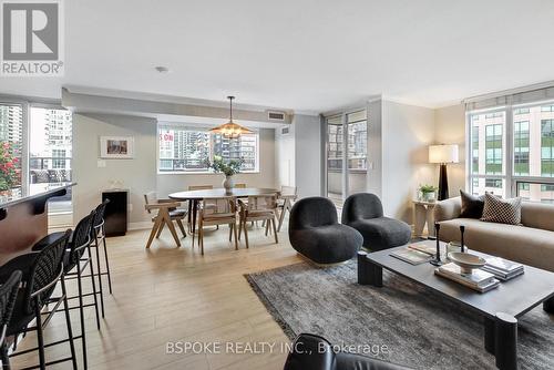 1808 - 20 Blue Jays Way, Toronto, ON - Indoor Photo Showing Living Room