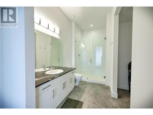 4380 Wallace Hill Road, Kelowna, BC - Indoor Photo Showing Bathroom