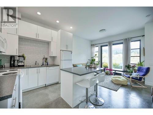 4380 Wallace Hill Road, Kelowna, BC - Indoor Photo Showing Kitchen