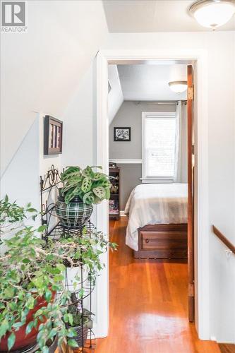 650 Shelley Street, Warfield, BC - Indoor Photo Showing Bedroom