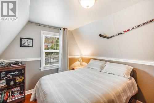 650 Shelley Street, Warfield, BC - Indoor Photo Showing Bedroom