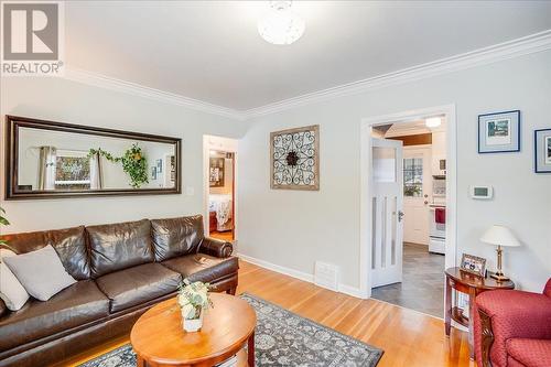 650 Shelley Street, Warfield, BC - Indoor Photo Showing Living Room