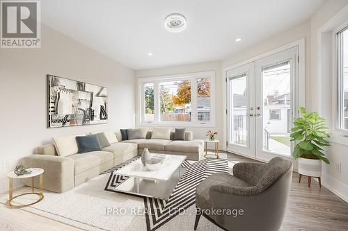 55 Lilian Drive, Toronto, ON - Indoor Photo Showing Living Room