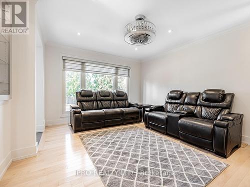 55 Lilian Drive, Toronto, ON - Indoor Photo Showing Living Room