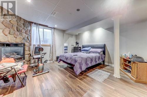 1813 Dalhousie Crescent, Oshawa, ON - Indoor Photo Showing Bedroom