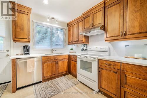 1212 Danita Boulevard, Peterborough (Monaghan), ON - Indoor Photo Showing Kitchen With Double Sink