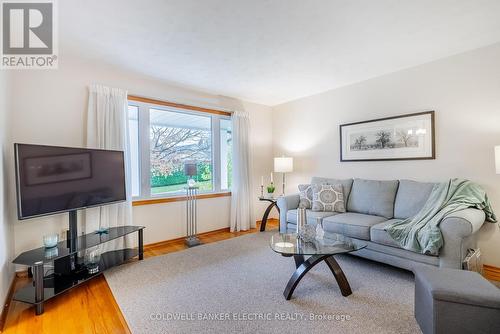 1212 Danita Boulevard, Peterborough (Monaghan), ON - Indoor Photo Showing Living Room