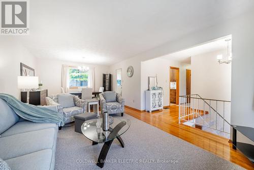 1212 Danita Boulevard, Peterborough (Monaghan), ON - Indoor Photo Showing Living Room