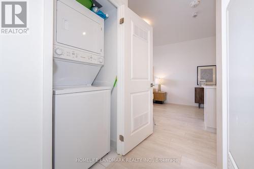 1404 - 75 Oneida Crescent, Richmond Hill, ON - Indoor Photo Showing Laundry Room