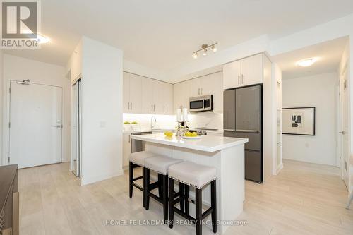 1404 - 75 Oneida Crescent, Richmond Hill, ON - Indoor Photo Showing Kitchen