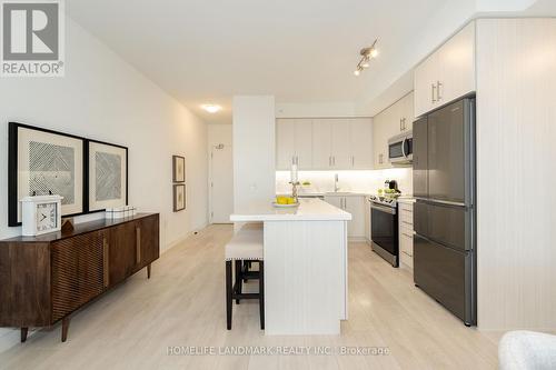 1404 - 75 Oneida Crescent, Richmond Hill, ON - Indoor Photo Showing Kitchen