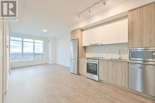 A-1502 - 30 Upper Mall Way, Vaughan, ON - Indoor Photo Showing Kitchen With Stainless Steel Kitchen