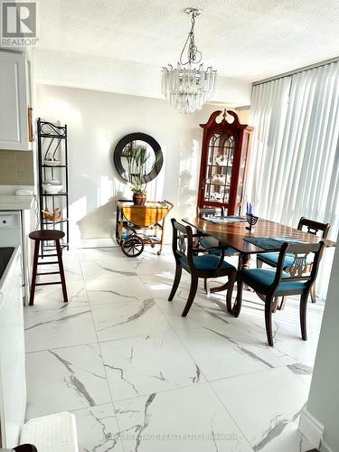 601 - 350 Webb Drive, Mississauga, ON - Indoor Photo Showing Dining Room