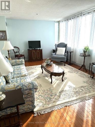 601 - 350 Webb Drive, Mississauga, ON - Indoor Photo Showing Living Room