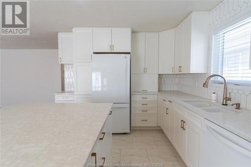 3131 Jefferson Boulevard Unit# Upper, Windsor, ON - Indoor Photo Showing Kitchen