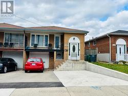 2393 WHALEY DRIVE  Mississauga, ON L5B 2B3