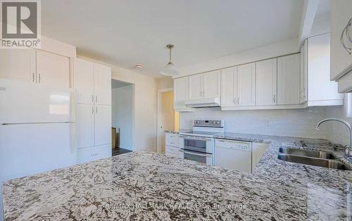 2393 Whaley Drive, Mississauga, ON - Indoor Photo Showing Kitchen With Double Sink