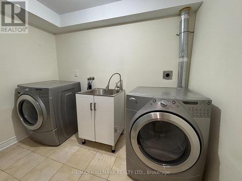 2393 Whaley Drive, Mississauga, ON - Indoor Photo Showing Laundry Room