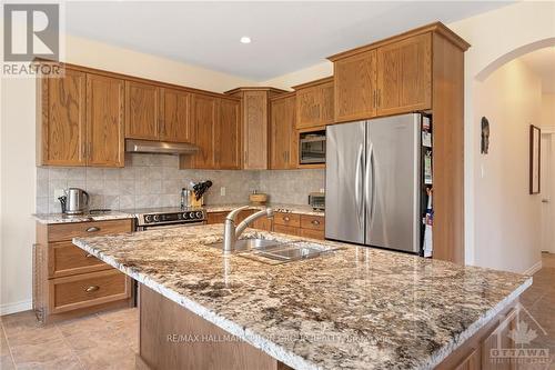 1817 Mickelberry Crescent, Ottawa, ON - Indoor Photo Showing Kitchen With Double Sink With Upgraded Kitchen