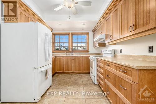 18873 Kenyon Concession 5 Road, North Glengarry, ON - Indoor Photo Showing Kitchen