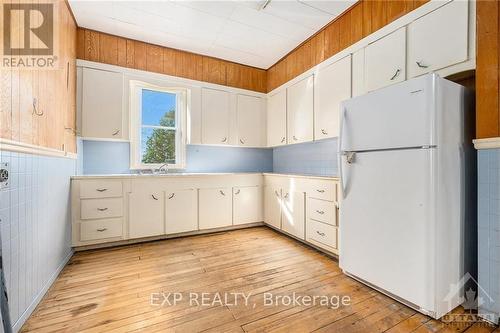 18873 Kenyon Concession 5 Road, North Glengarry, ON - Indoor Photo Showing Kitchen