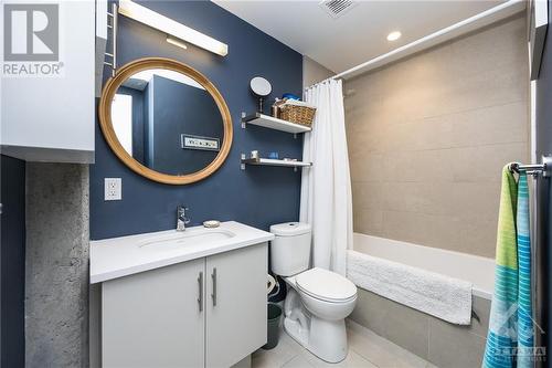 1000 Wellington Street Unit#403, Ottawa, ON - Indoor Photo Showing Bathroom