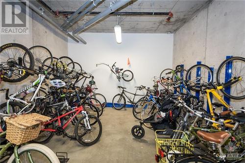 1000 Wellington Street Unit#403, Ottawa, ON - Indoor Photo Showing Garage