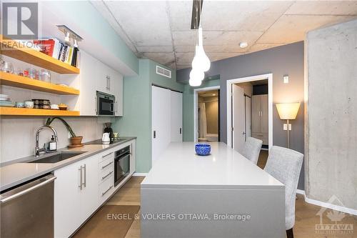 403 - 1000 Wellington Street, Ottawa, ON - Indoor Photo Showing Kitchen