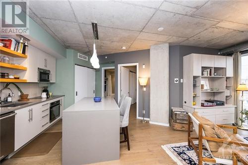 1000 Wellington Street Unit#403, Ottawa, ON - Indoor Photo Showing Kitchen