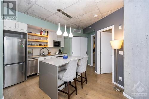 1000 Wellington Street Unit#403, Ottawa, ON - Indoor Photo Showing Kitchen