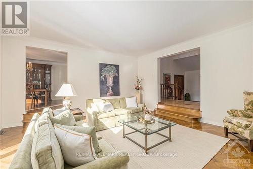 4 Timbercrest Ridge, Ottawa, ON - Indoor Photo Showing Living Room