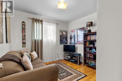 70 Eastaff Street, St. John'S, NL - Indoor Photo Showing Living Room