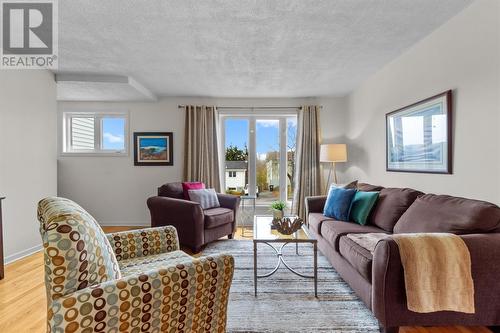 70 Eastaff Street, St. John'S, NL - Indoor Photo Showing Living Room